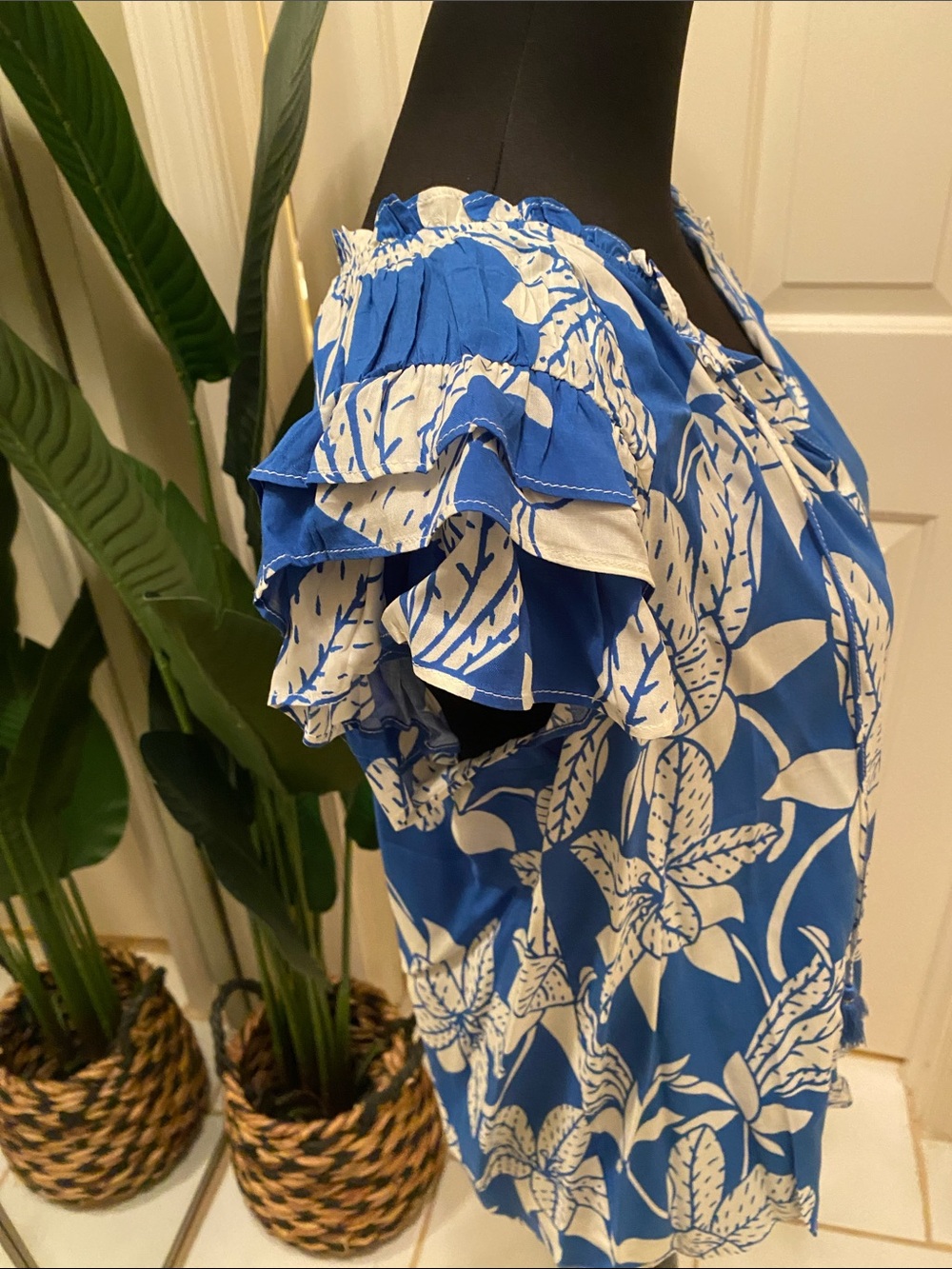 Rose & Olive Blue and White Floral Tie-Front Blouse - Picture 8 of 9